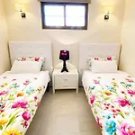 Costablancadreams Capri In كاليبي